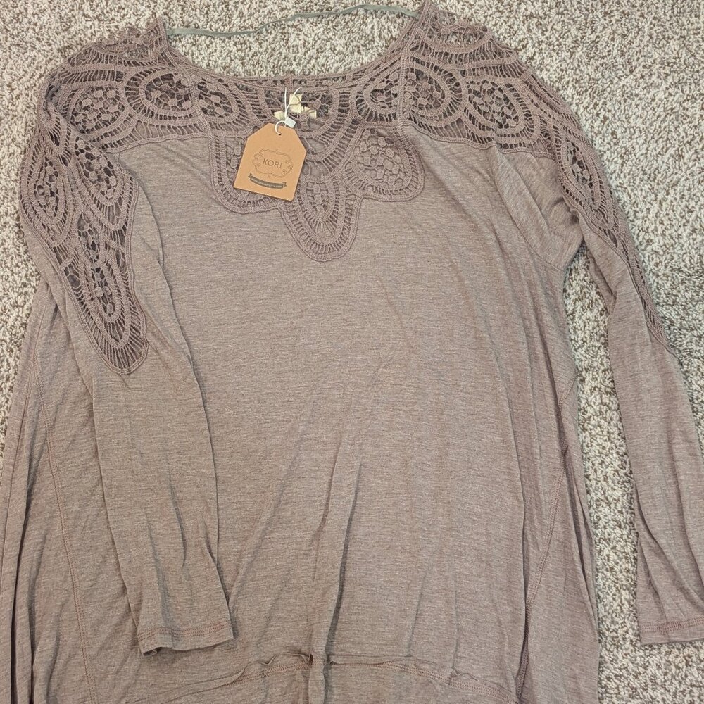 KORI slouchy long sleeve top‎ with lace yolk NWT Size L